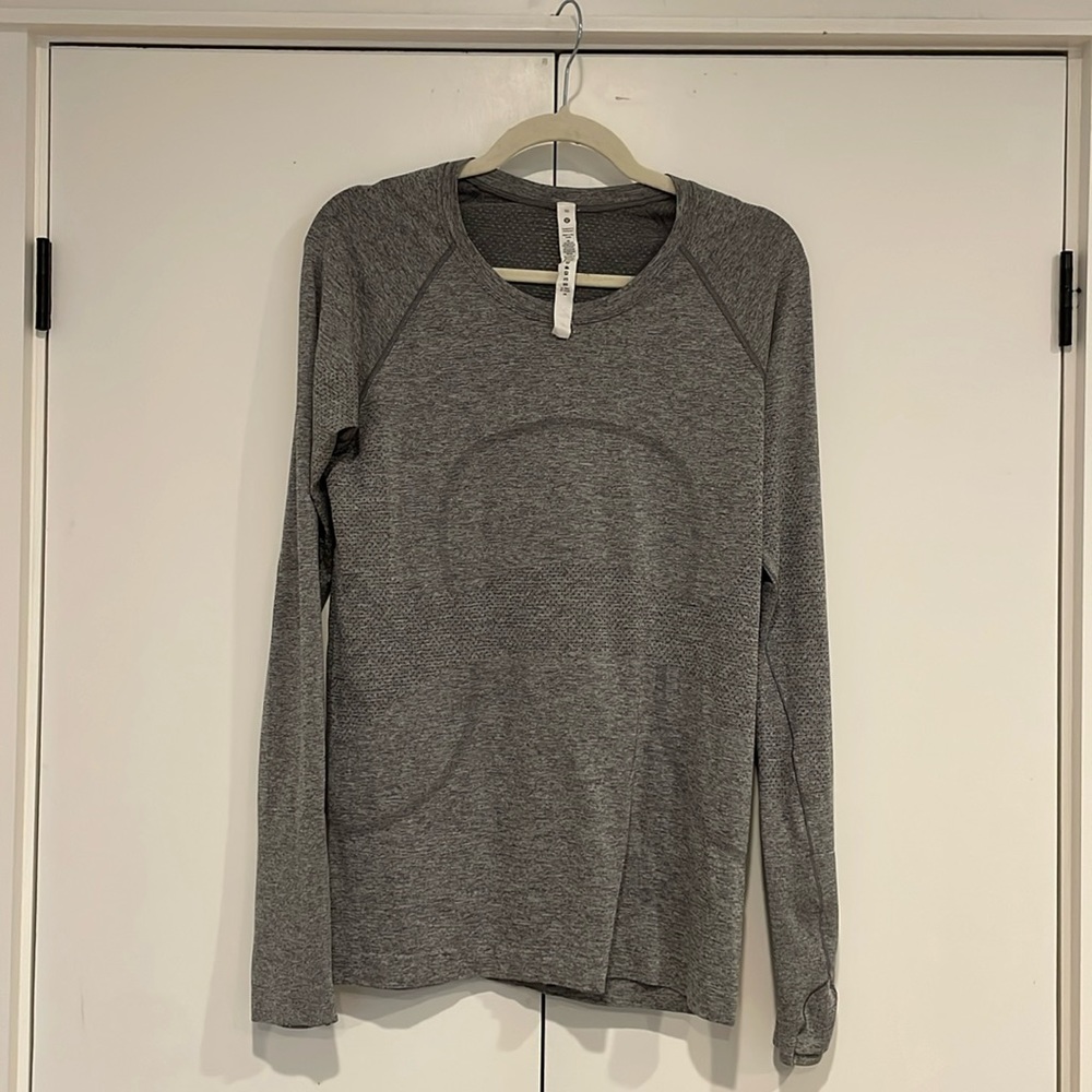 Lululemon Swiftly Tech Long Sleeve shirt